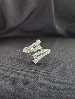 Elegant Gold and Silver Women's Ring